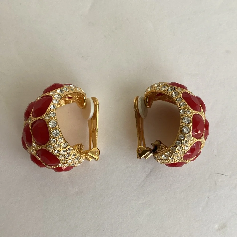 Kenneth Jay Lane KJL Clip Earrings Cabochon Cluster Mosaic Dome Gold Red (flaw)